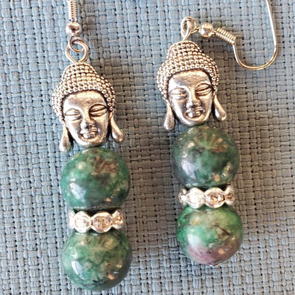 New Buddha Head and Ruby in Fuchsite Silver Earrings. - Picture 7 of 13